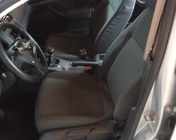 Сірий Фольксваген Джетта, об'ємом двигуна 1.6 л та пробігом 246 тис. км за 1700 $, фото 18 на Automoto.ua