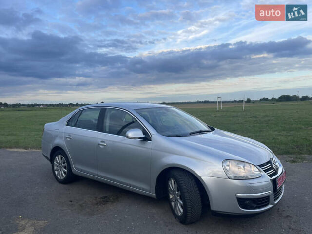 Серый Фольксваген Джетта, объемом двигателя 1.4 л и пробегом 150 тыс. км за 6450 $, фото 3 на Automoto.ua