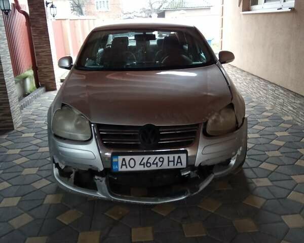 Сірий Фольксваген Джетта, об'ємом двигуна 1.6 л та пробігом 246 тис. км за 1700 $, фото 4 на Automoto.ua