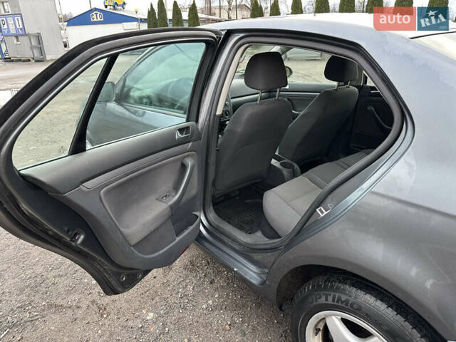 Сірий Фольксваген Джетта, об'ємом двигуна 1.6 л та пробігом 190 тис. км за 5400 $, фото 18 на Automoto.ua