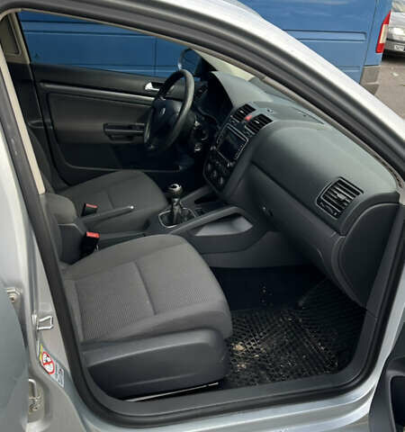 Серый Фольксваген Джетта, объемом двигателя 1.6 л и пробегом 170 тыс. км за 5800 $, фото 6 на Automoto.ua