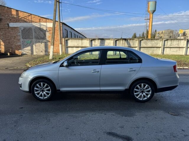 Сірий Фольксваген Джетта, об'ємом двигуна 1.6 л та пробігом 300 тис. км за 4999 $, фото 5 на Automoto.ua