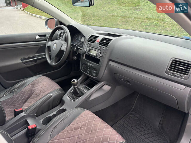 Серый Фольксваген Джетта, объемом двигателя 1.6 л и пробегом 250 тыс. км за 5700 $, фото 15 на Automoto.ua