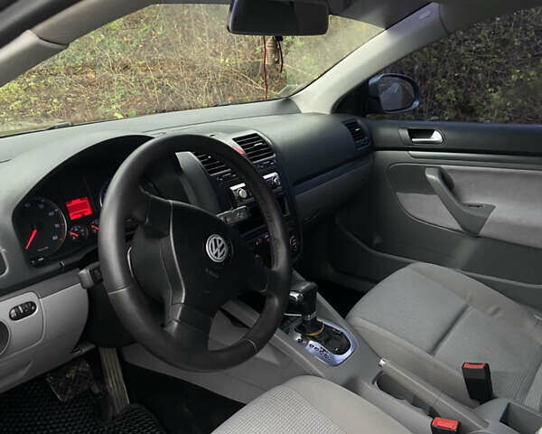 Серый Фольксваген Джетта, объемом двигателя 1.6 л и пробегом 245 тыс. км за 5500 $, фото 14 на Automoto.ua