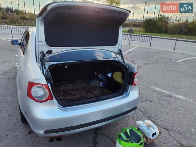 Серый Фольксваген Джетта, объемом двигателя 1.39 л и пробегом 137 тыс. км за 7300 $, фото 21 на Automoto.ua