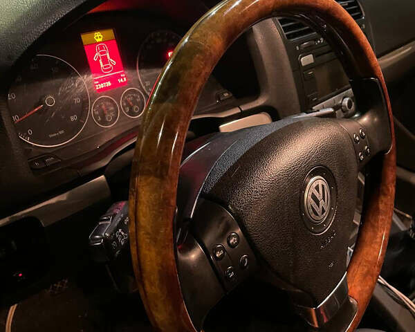 Серый Фольксваген Джетта, объемом двигателя 1.6 л и пробегом 231 тыс. км за 5200 $, фото 6 на Automoto.ua