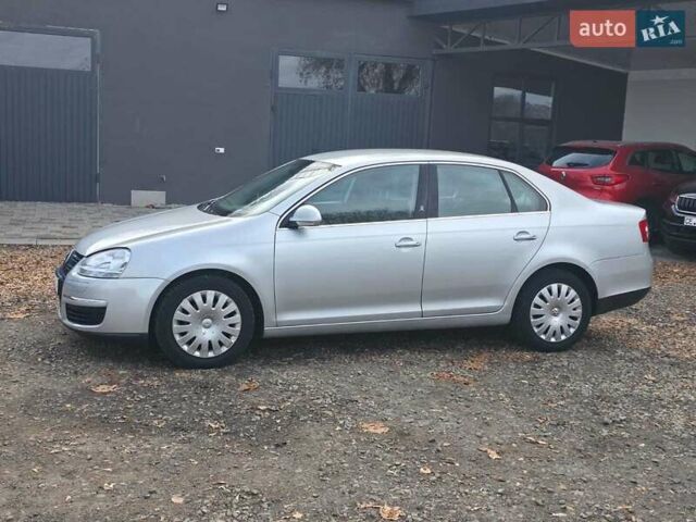 Серый Фольксваген Джетта, объемом двигателя 1.6 л и пробегом 213 тыс. км за 6899 $, фото 8 на Automoto.ua