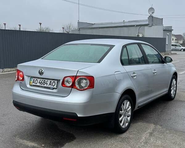 Серый Фольксваген Джетта, объемом двигателя 1.6 л и пробегом 301 тыс. км за 6400 $, фото 4 на Automoto.ua