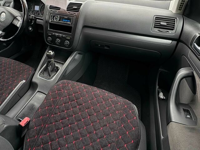 Серый Фольксваген Джетта, объемом двигателя 1.6 л и пробегом 301 тыс. км за 6400 $, фото 10 на Automoto.ua