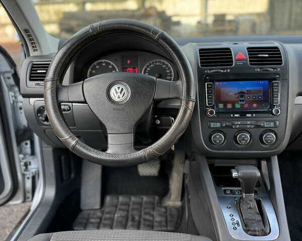 Серый Фольксваген Джетта, объемом двигателя 1.6 л и пробегом 309 тыс. км за 4999 $, фото 23 на Automoto.ua