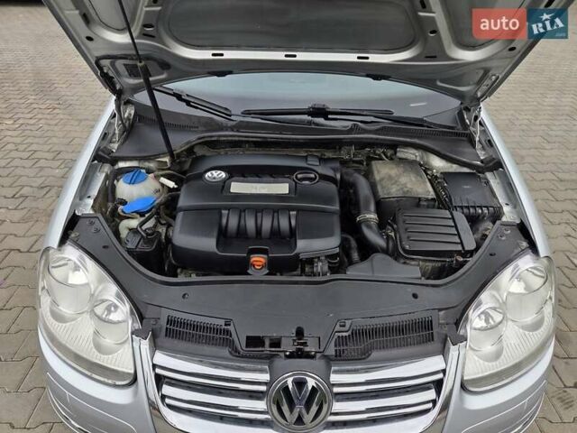 Серый Фольксваген Джетта, объемом двигателя 1.6 л и пробегом 126 тыс. км за 6700 $, фото 42 на Automoto.ua