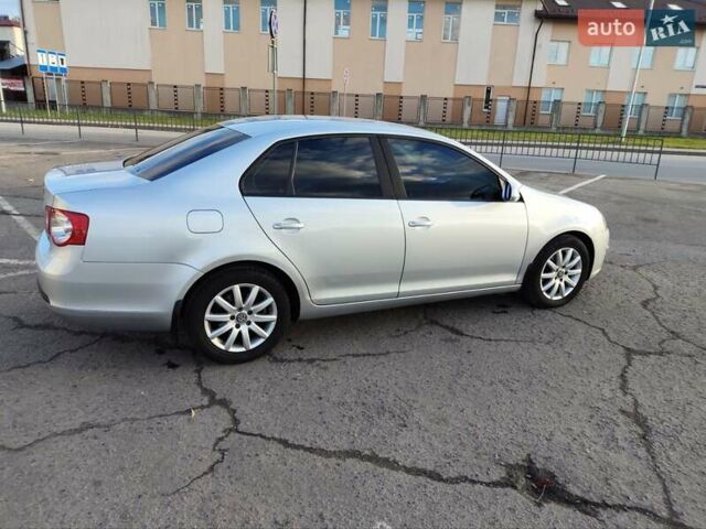 Серый Фольксваген Джетта, объемом двигателя 1.39 л и пробегом 137 тыс. км за 7300 $, фото 9 на Automoto.ua