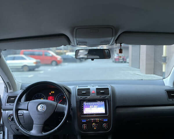 Серый Фольксваген Джетта, объемом двигателя 1.6 л и пробегом 305 тыс. км за 4800 $, фото 10 на Automoto.ua