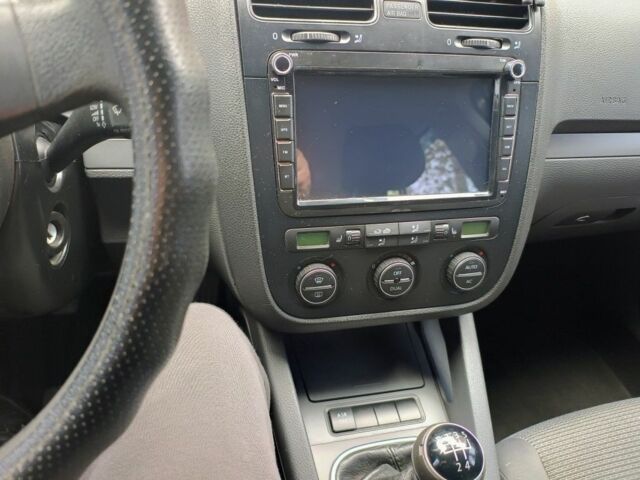 Серый Фольксваген Джетта, объемом двигателя 1.6 л и пробегом 227 тыс. км за 6500 $, фото 6 на Automoto.ua