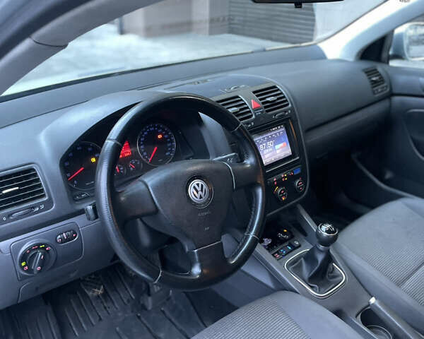 Серый Фольксваген Джетта, объемом двигателя 1.6 л и пробегом 305 тыс. км за 4800 $, фото 9 на Automoto.ua