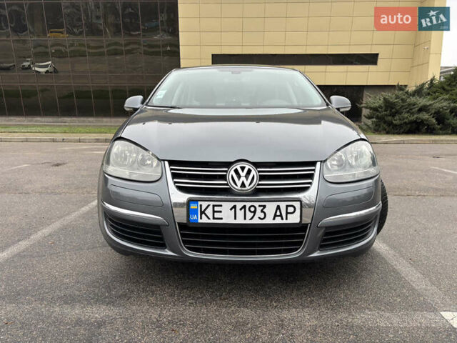 Серый Фольксваген Джетта, объемом двигателя 1.4 л и пробегом 192 тыс. км за 6000 $, фото 13 на Automoto.ua