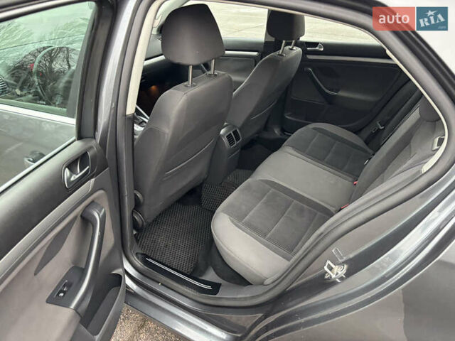 Серый Фольксваген Джетта, объемом двигателя 1.4 л и пробегом 192 тыс. км за 6000 $, фото 17 на Automoto.ua