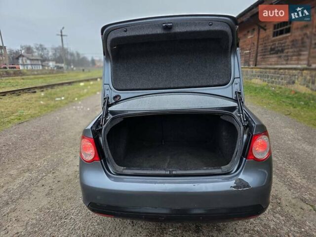 Серый Фольксваген Джетта, объемом двигателя 1.9 л и пробегом 360 тыс. км за 5800 $, фото 9 на Automoto.ua