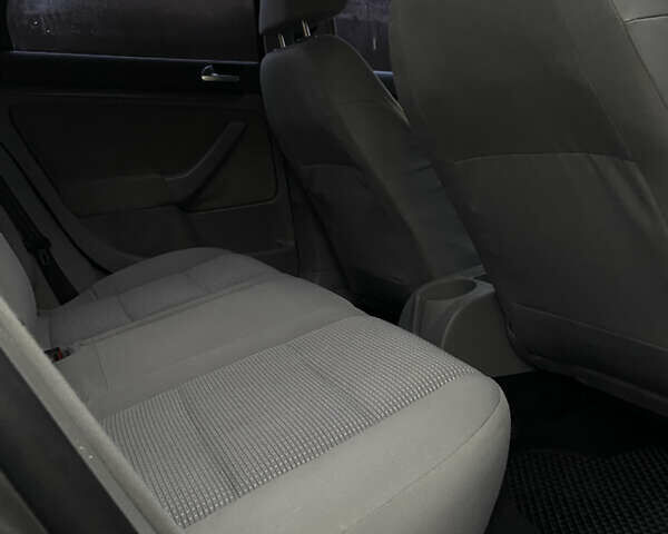 Серый Фольксваген Джетта, объемом двигателя 1.6 л и пробегом 245 тыс. км за 5500 $, фото 20 на Automoto.ua