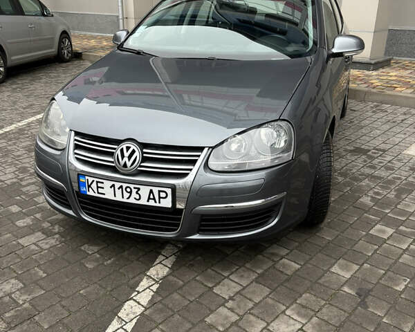 Серый Фольксваген Джетта, объемом двигателя 1.4 л и пробегом 192 тыс. км за 6000 $, фото 1 на Automoto.ua