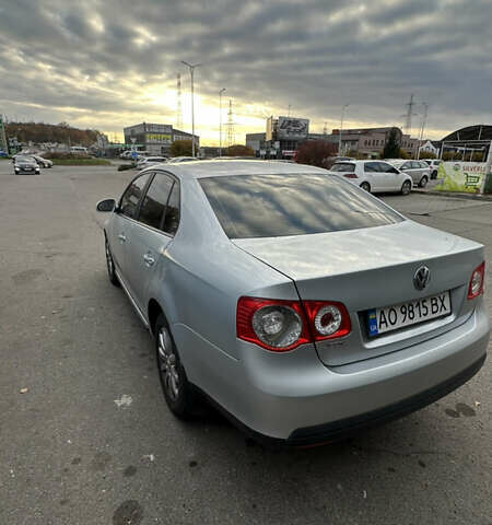 Серый Фольксваген Джетта, объемом двигателя 1.6 л и пробегом 170 тыс. км за 5800 $, фото 2 на Automoto.ua