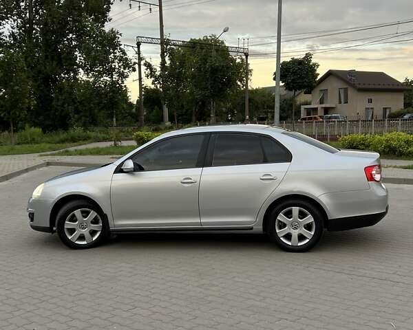 Сірий Фольксваген Джетта, об'ємом двигуна 1.6 л та пробігом 278 тис. км за 5000 $, фото 6 на Automoto.ua