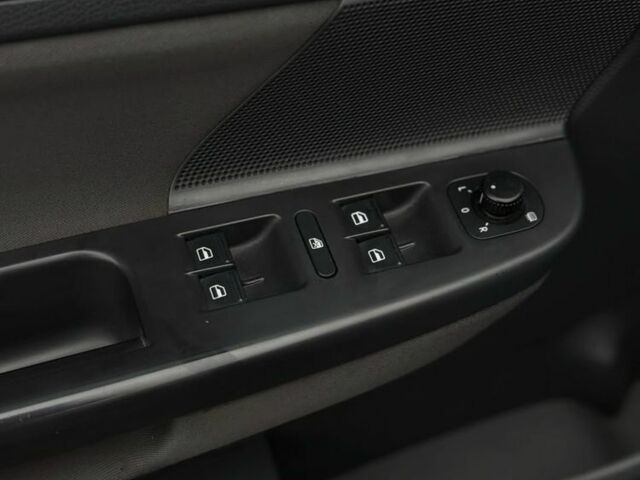 Серый Фольксваген Джетта, объемом двигателя 1.6 л и пробегом 240 тыс. км за 7300 $, фото 7 на Automoto.ua