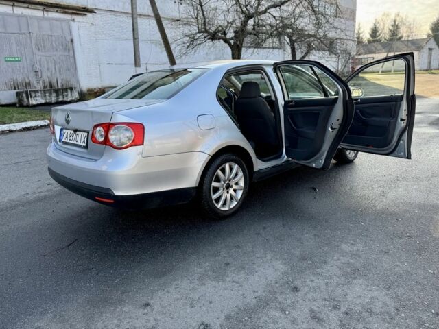 Сірий Фольксваген Джетта, об'ємом двигуна 1.6 л та пробігом 300 тис. км за 4999 $, фото 9 на Automoto.ua