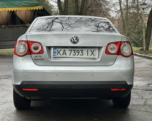 Сірий Фольксваген Джетта, об'ємом двигуна 1.6 л та пробігом 171 тис. км за 5900 $, фото 4 на Automoto.ua