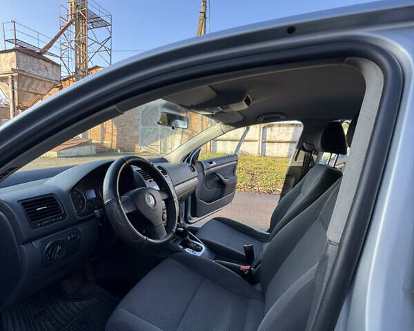 Серый Фольксваген Джетта, объемом двигателя 1.6 л и пробегом 309 тыс. км за 4999 $, фото 28 на Automoto.ua