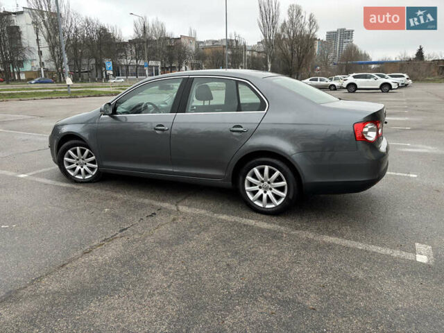 Серый Фольксваген Джетта, объемом двигателя 1.4 л и пробегом 192 тыс. км за 6000 $, фото 15 на Automoto.ua