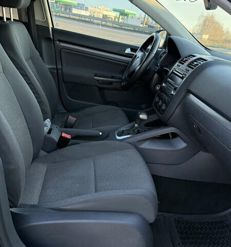 Сірий Фольксваген Джетта, об'ємом двигуна 1.6 л та пробігом 282 тис. км за 5900 $, фото 5 на Automoto.ua