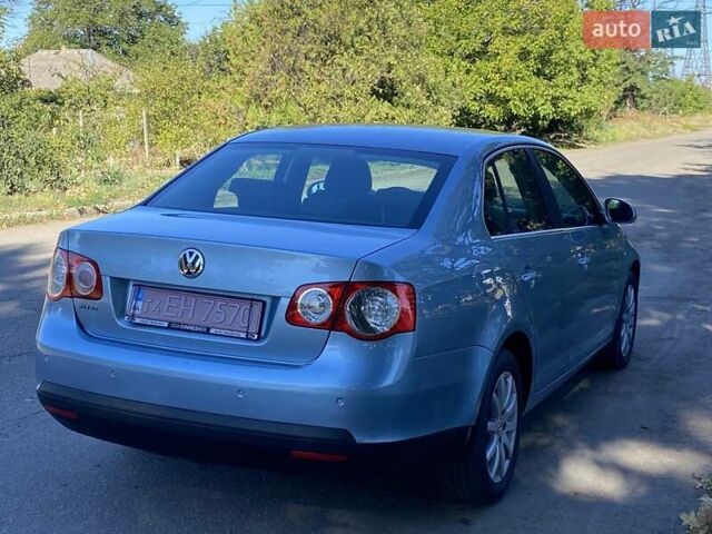 Фольксваген Джетта 2008 в Вознесенске на Automoto.ua Серый Фольксваген Джетта, объемом двигателя 1.6 л и пробегом 221 тыс. км за 6200 $, фото 9 на Automoto.ua