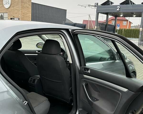 Серый Фольксваген Джетта, объемом двигателя 1.9 л и пробегом 315 тыс. км за 5500 $, фото 3 на Automoto.ua