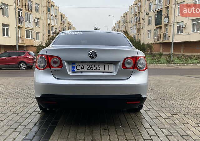 Серый Фольксваген Джетта, объемом двигателя 1.6 л и пробегом 290 тыс. км за 6100 $, фото 4 на Automoto.ua