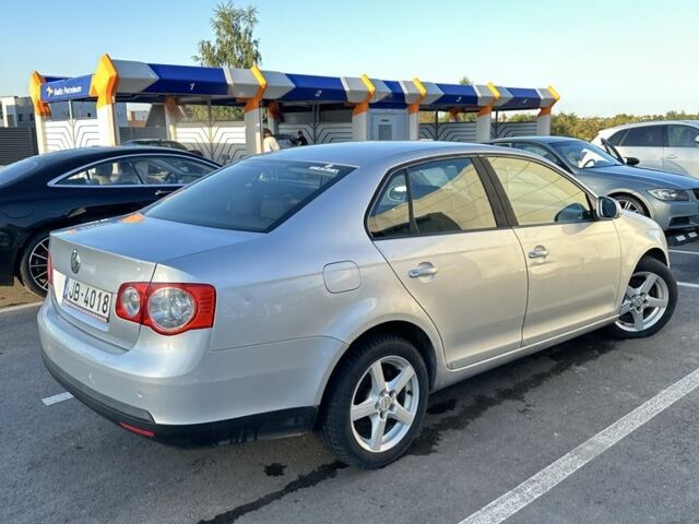 Сірий Фольксваген Джетта, об'ємом двигуна 1.9 л та пробігом 222 тис. км за 2704 $, фото 4 на Automoto.ua