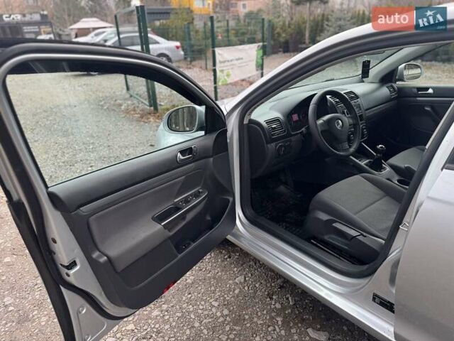 Сірий Фольксваген Джетта, об'ємом двигуна 1.6 л та пробігом 193 тис. км за 5250 $, фото 16 на Automoto.ua