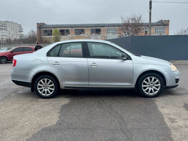 Серый Фольксваген Джетта, объемом двигателя 1.6 л и пробегом 301 тыс. км за 6400 $, фото 3 на Automoto.ua