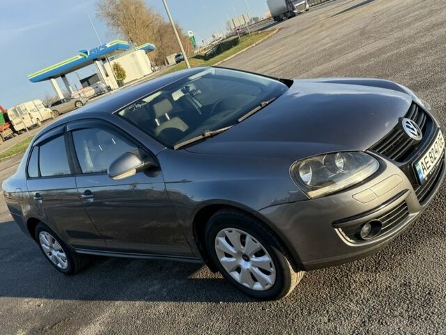 Сірий Фольксваген Джетта, об'ємом двигуна 1.6 л та пробігом 282 тис. км за 5900 $, фото 5 на Automoto.ua