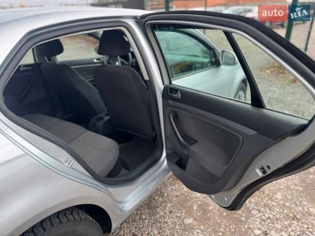 Сірий Фольксваген Джетта, об'ємом двигуна 1.6 л та пробігом 193 тис. км за 5250 $, фото 22 на Automoto.ua