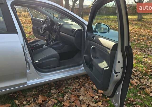 Серый Фольксваген Джетта, объемом двигателя 1.6 л и пробегом 193 тыс. км за 5400 $, фото 16 на Automoto.ua
