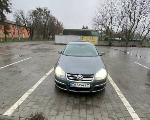 Сірий Фольксваген Джетта, об'ємом двигуна 1.9 л та пробігом 215 тис. км за 5200 $, фото 1 на Automoto.ua