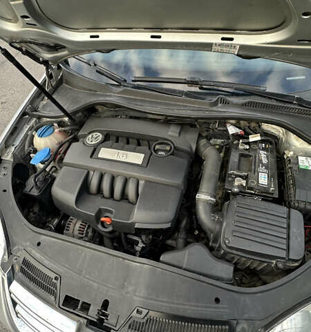 Серый Фольксваген Джетта, объемом двигателя 1.6 л и пробегом 170 тыс. км за 5800 $, фото 13 на Automoto.ua