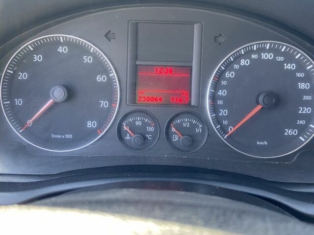 Серый Фольксваген Джетта, объемом двигателя 1.6 л и пробегом 272 тыс. км за 6000 $, фото 5 на Automoto.ua