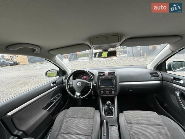 Серый Фольксваген Джетта, объемом двигателя 1.9 л и пробегом 315 тыс. км за 5500 $, фото 4 на Automoto.ua