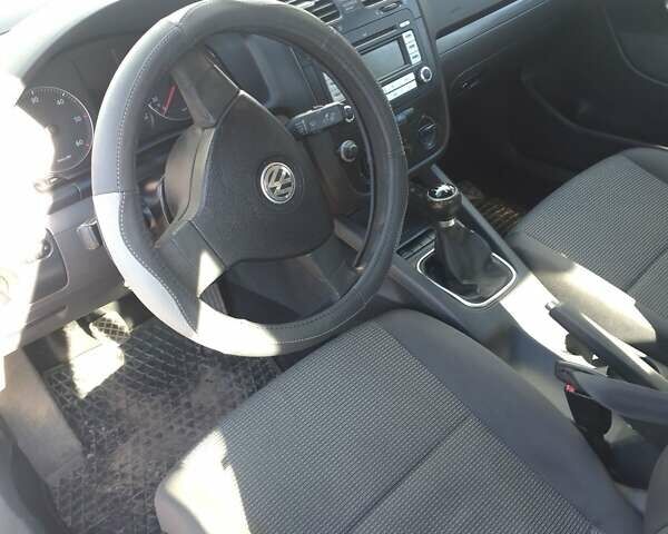 Серый Фольксваген Джетта, объемом двигателя 1.9 л и пробегом 300 тыс. км за 3600 $, фото 1 на Automoto.ua