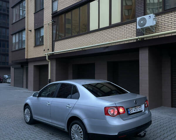 Серый Фольксваген Джетта, объемом двигателя 1.6 л и пробегом 305 тыс. км за 4800 $, фото 4 на Automoto.ua