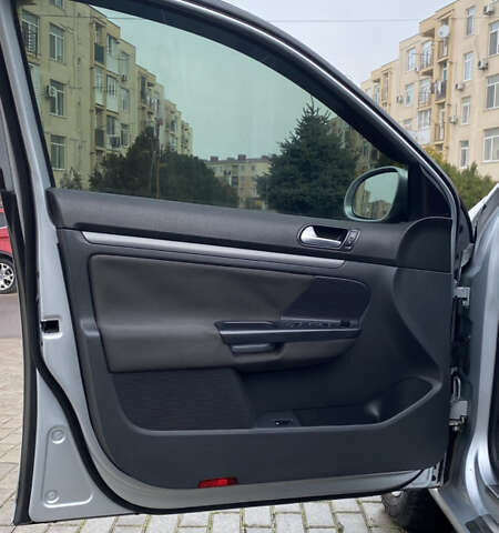 Серый Фольксваген Джетта, объемом двигателя 1.6 л и пробегом 290 тыс. км за 6100 $, фото 6 на Automoto.ua