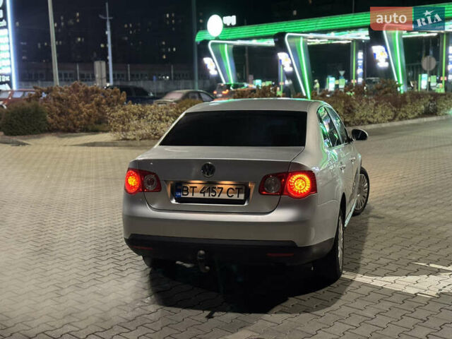 Сірий Фольксваген Джетта, об'ємом двигуна 1.6 л та пробігом 300 тис. км за 5100 $, фото 5 на Automoto.ua