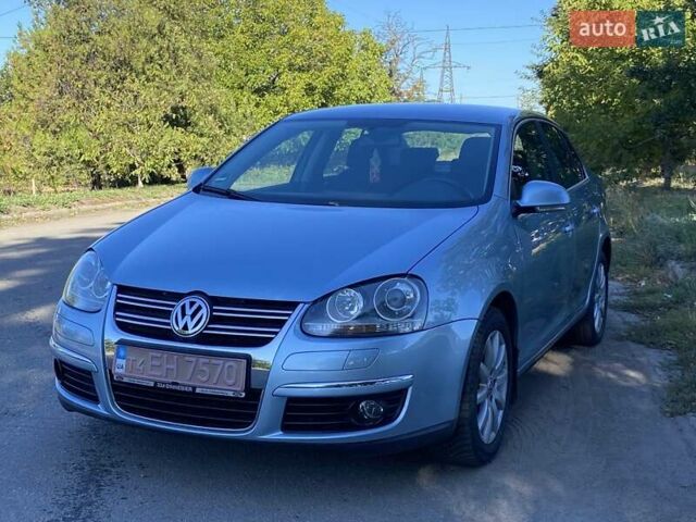 Фольксваген Джетта 2008 в Вознесенске на Automoto.ua Серый Фольксваген Джетта, объемом двигателя 1.6 л и пробегом 221 тыс. км за 6200 $, фото 8 на Automoto.ua